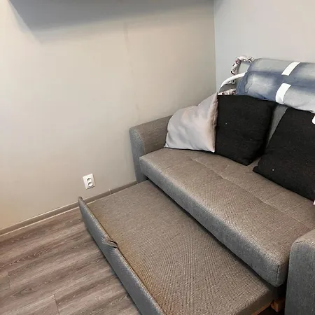 In In A Quiet Location Close To The Center شقة *